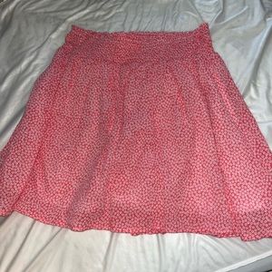 I love this skirt! very cute for summer